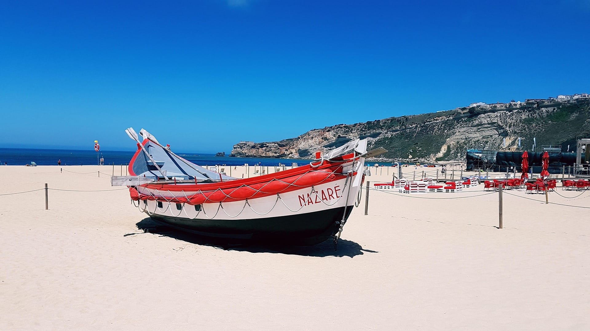 Une photo panoramique de Nazaré